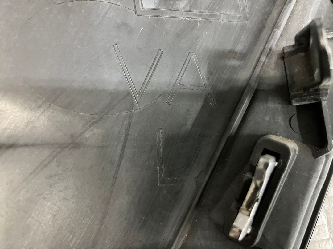 ♦︎トヨタ　ヴォクシー80後期フォグランプガバー★左右★ブラック★