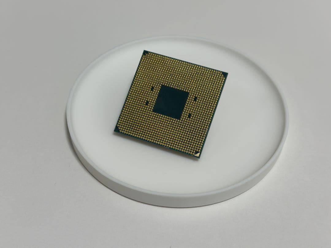 CPU AMD Ryzen 7 3700X