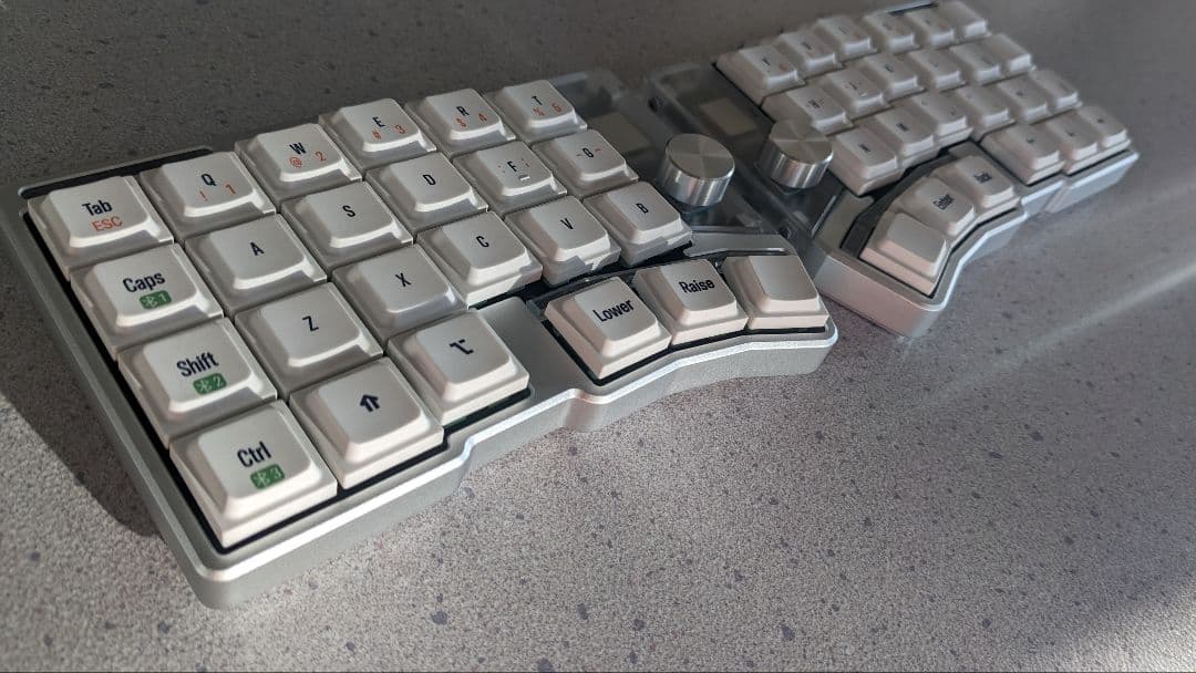 Cornix LP 分割キーボード シルバー・ホワイト CE 技適認証済み