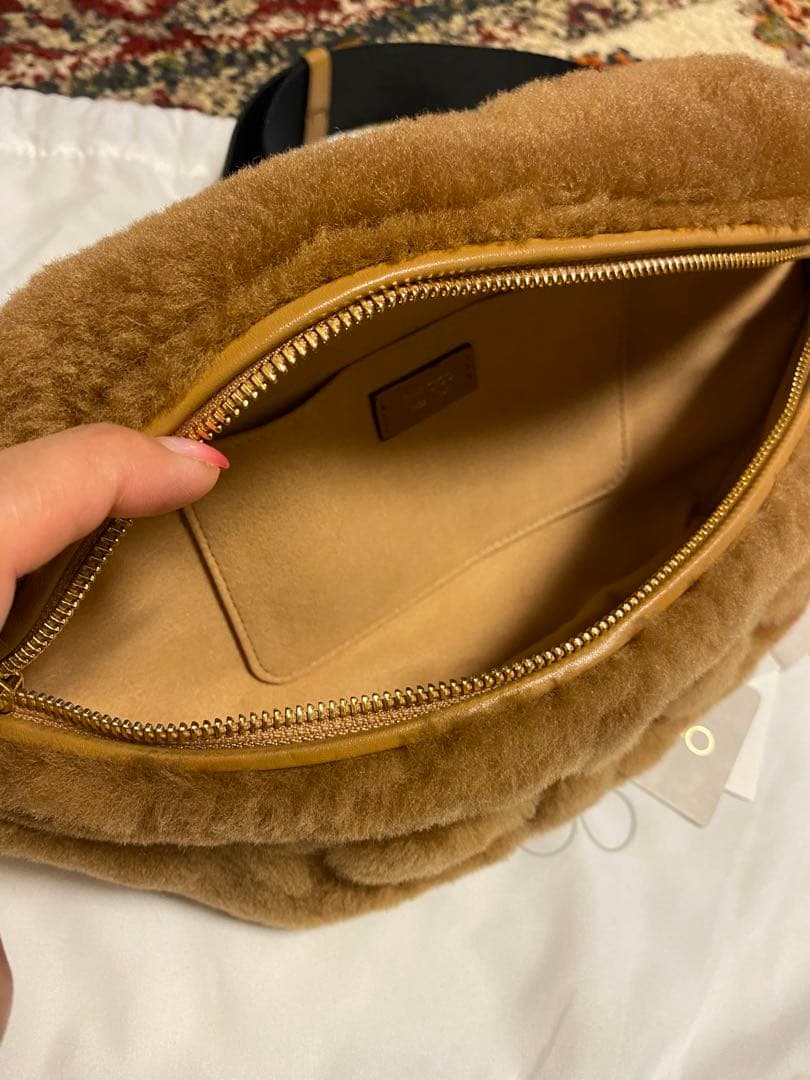 美品　ジミーチュウ　ボディバッグ　クロスボディ