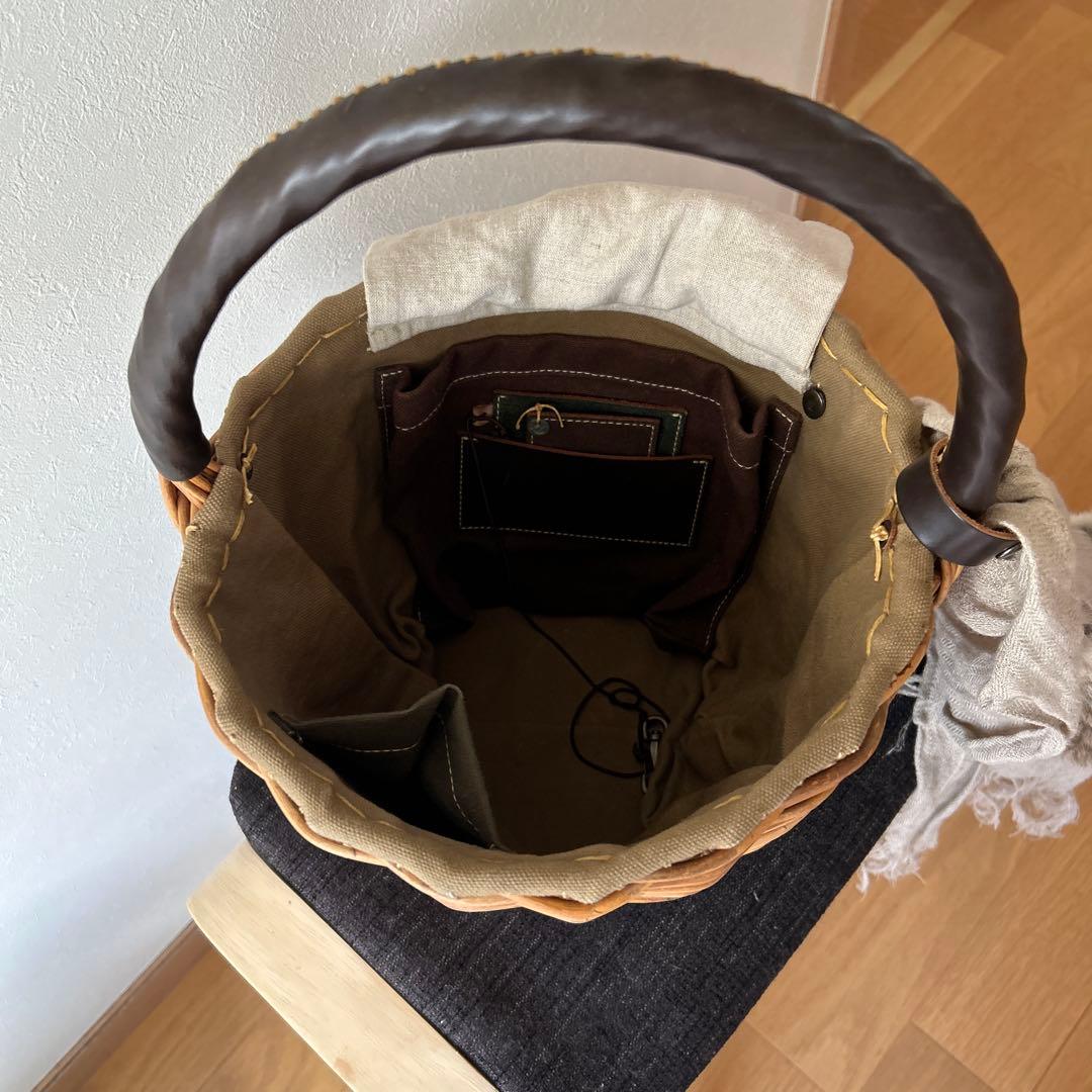 エバゴス籐製かごバッグ ファー付き