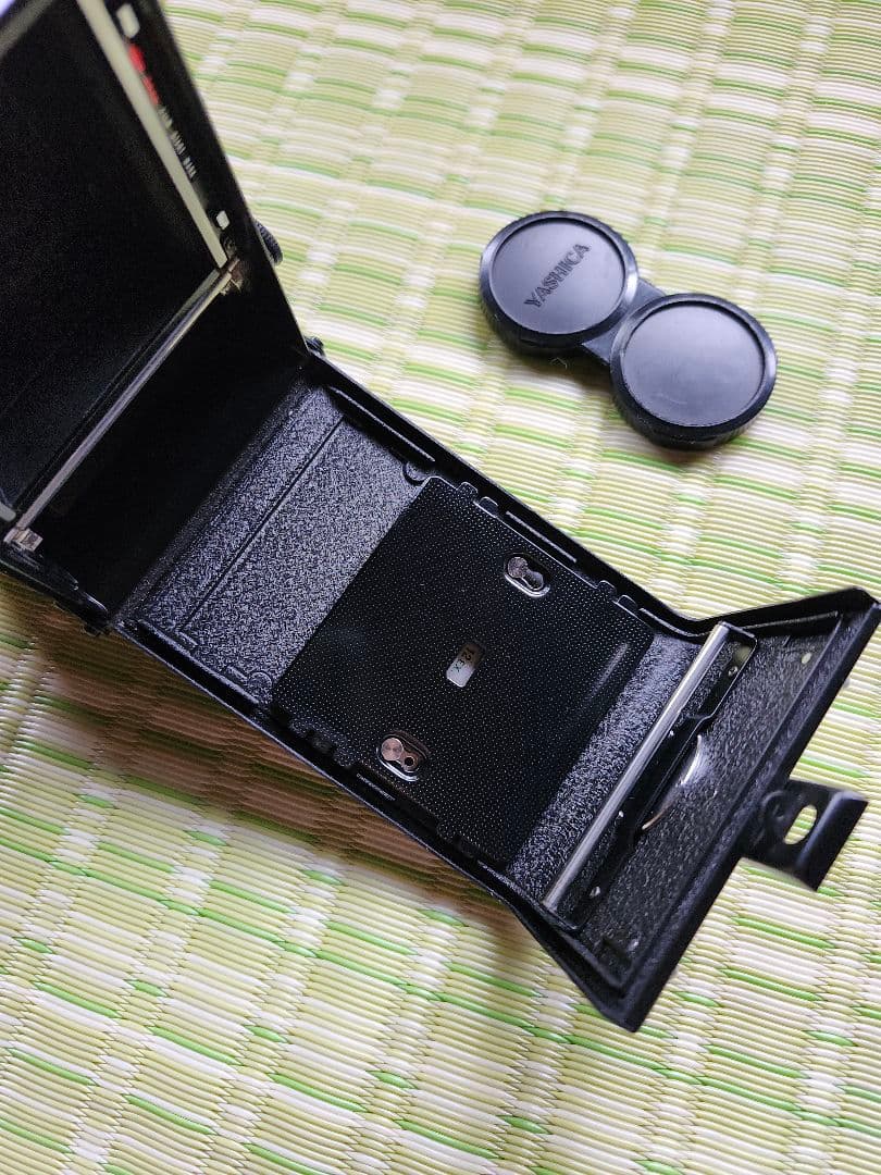 フィルムカメラ YASHICA Mat-124G