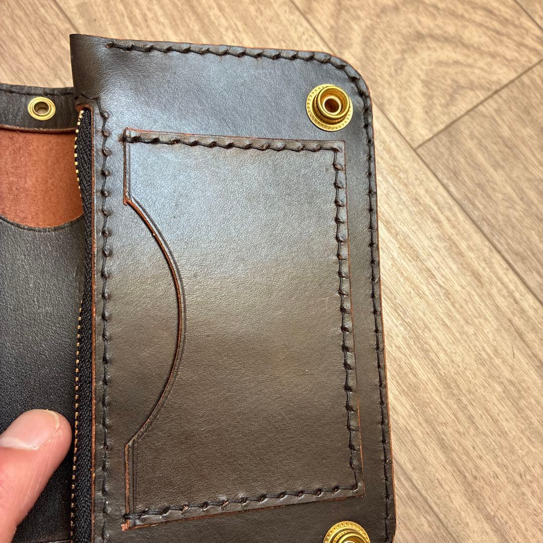 【茶芯ブラック】ミドルトラッカーウォレット　真鍮　黒ステッチ　お札を折らずに収納