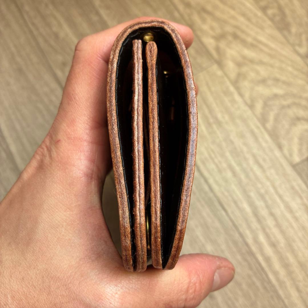 【茶芯ブラック】ミドルトラッカーウォレット　真鍮　黒ステッチ　お札を折らずに収納