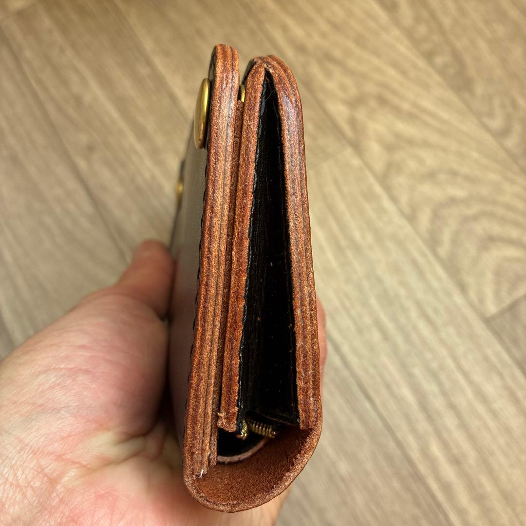 【茶芯ブラック】ミドルトラッカーウォレット　真鍮　黒ステッチ　お札を折らずに収納