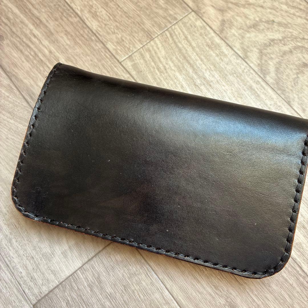 【茶芯ブラック】ミドルトラッカーウォレット　真鍮　黒ステッチ　お札を折らずに収納