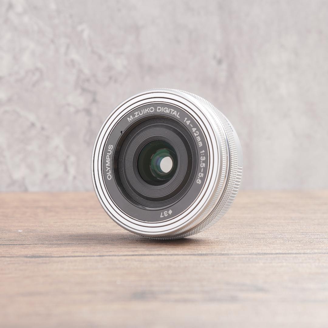 おまけなし！✨OLYMPUS PEN E-PL10　947-1