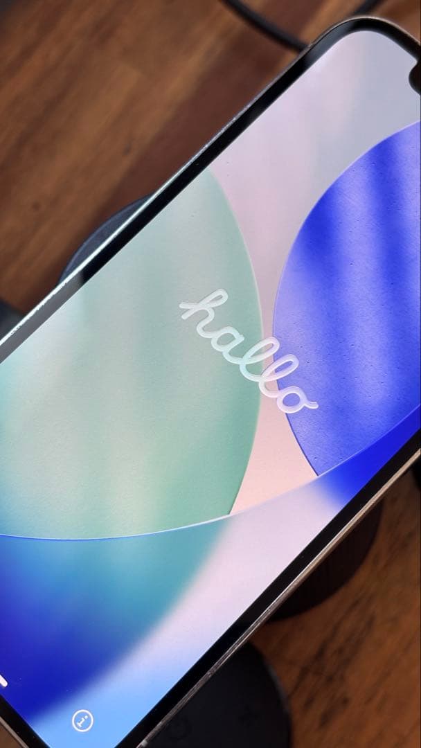 Apple iPhone 12 Pro ホワイト 本体　※画面に小さな傷あり