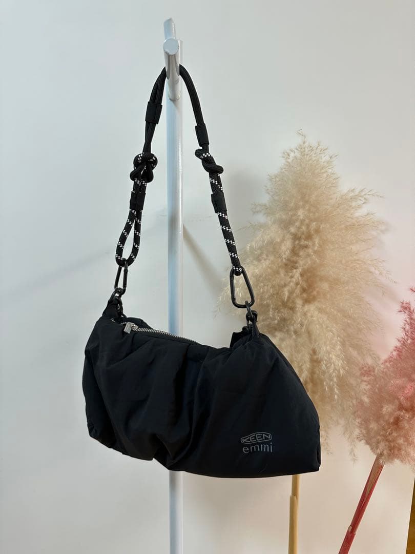 emmi×KEEN新品同様⭐️GATHER SHOULDER BAGギャザーバック