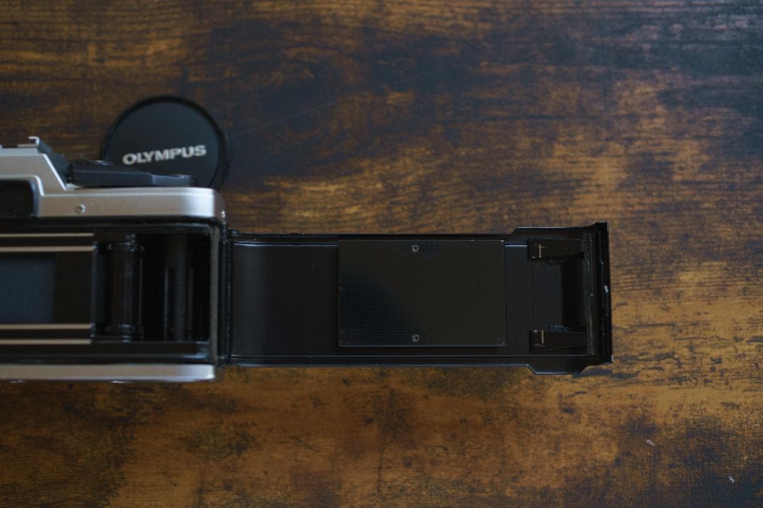 動作品 OLYMPUS OM10 + Mアダプター&レンズ2本 付属