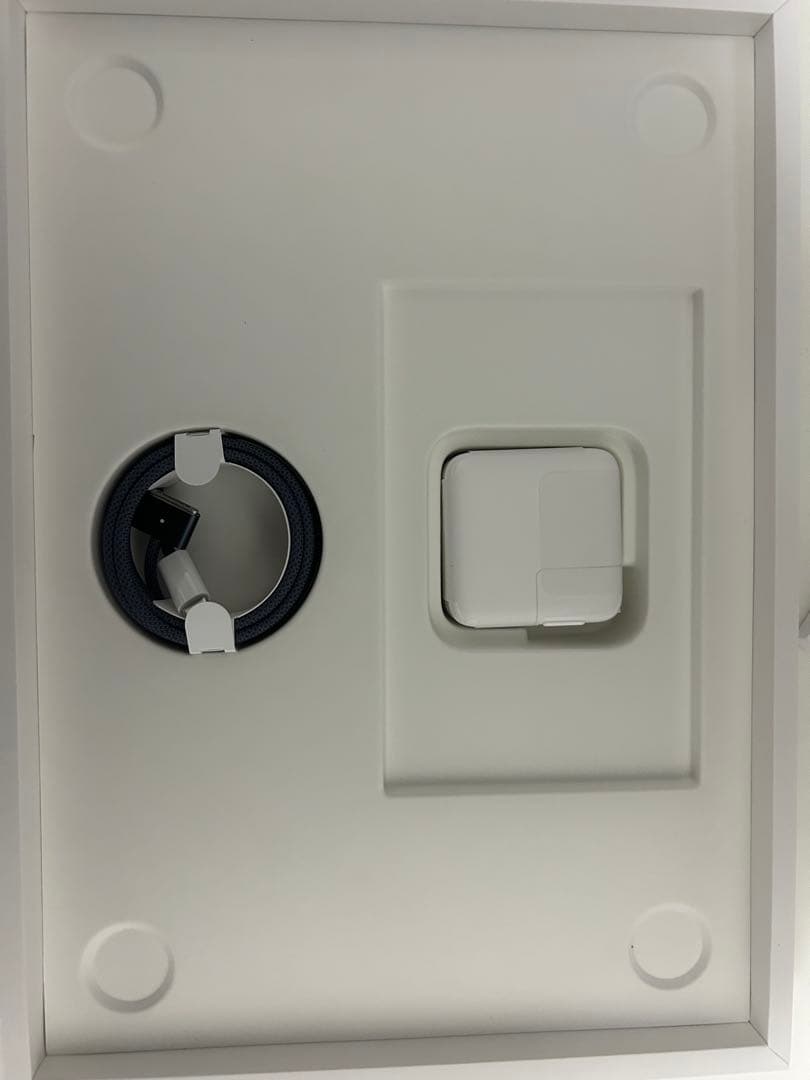 MacBook Air M2 13.6インチ（8GB / 256GB）ミッドナイ