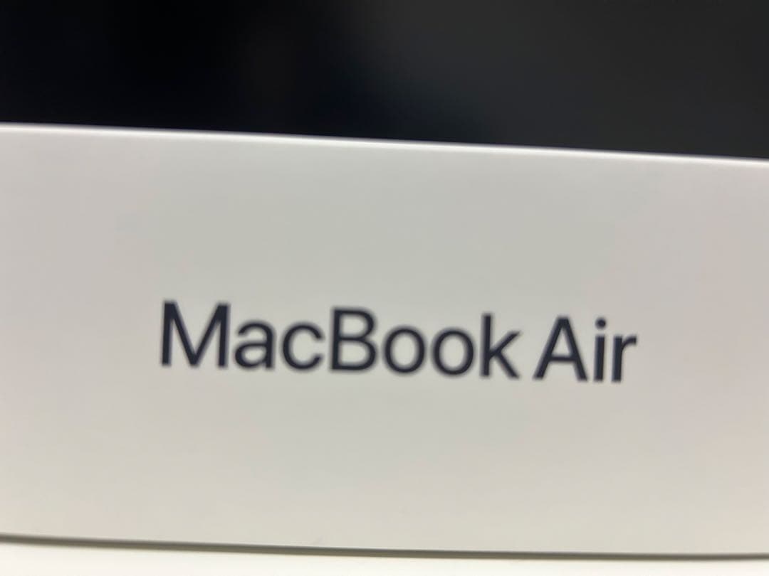 MacBook Air M2 13.6インチ（8GB / 256GB）ミッドナイ