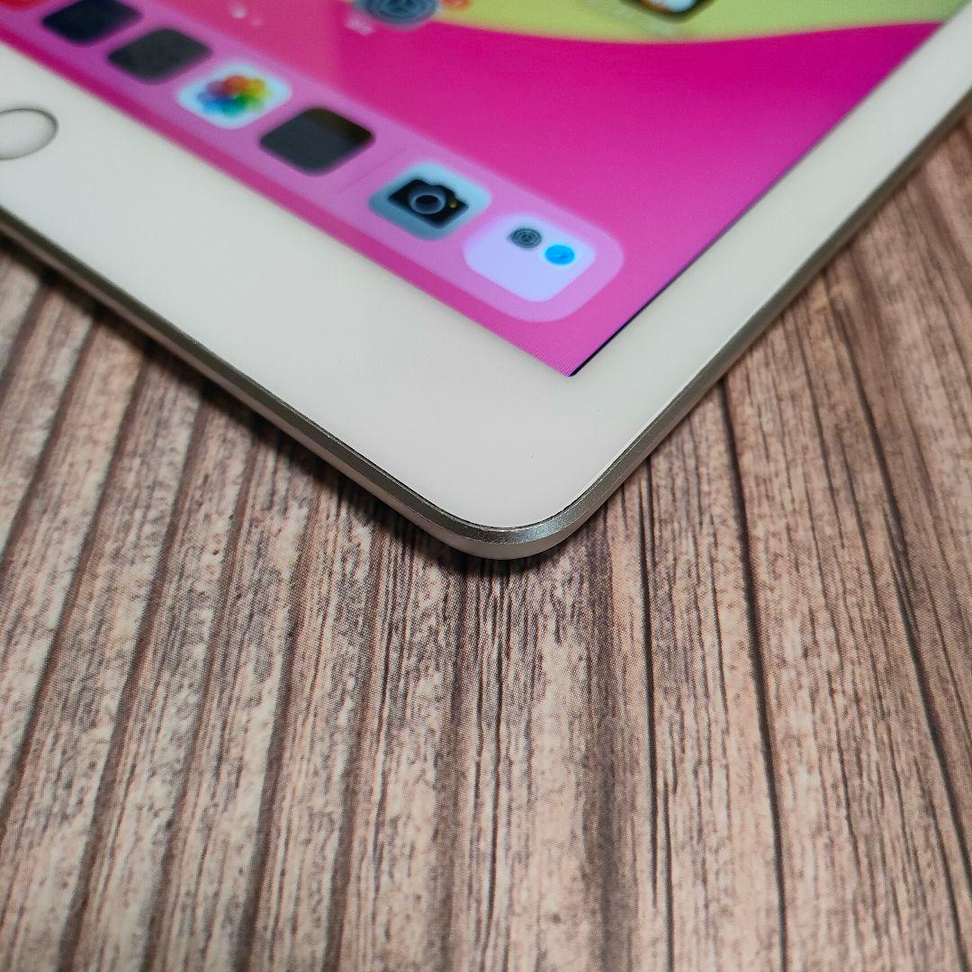 iPad 第6世代 32GB シルバー SIMフリー