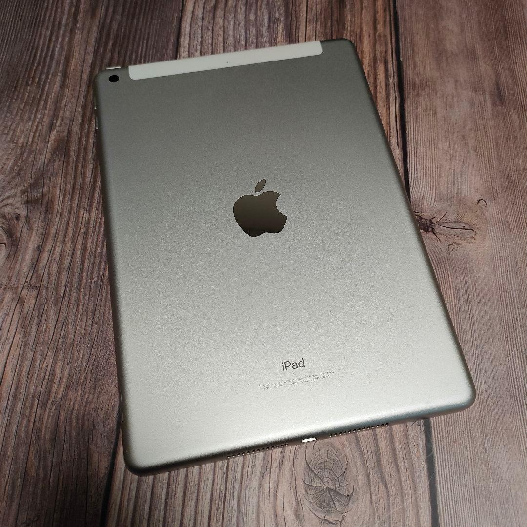 iPad 第6世代 32GB シルバー SIMフリー