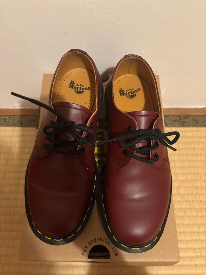 Dr. Martens バーガンディ 3ホール
