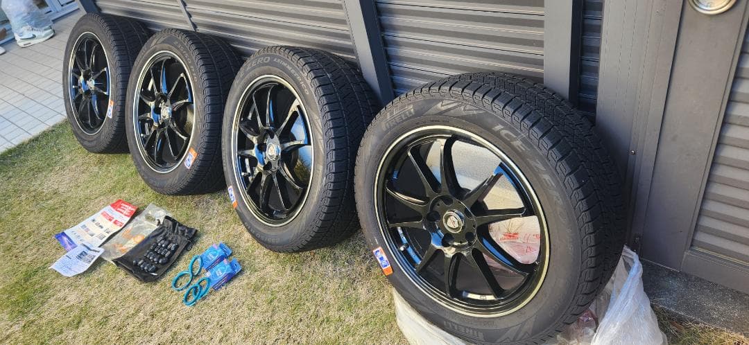 アルファード30系 スタッドレス4本 18インチ7.5J