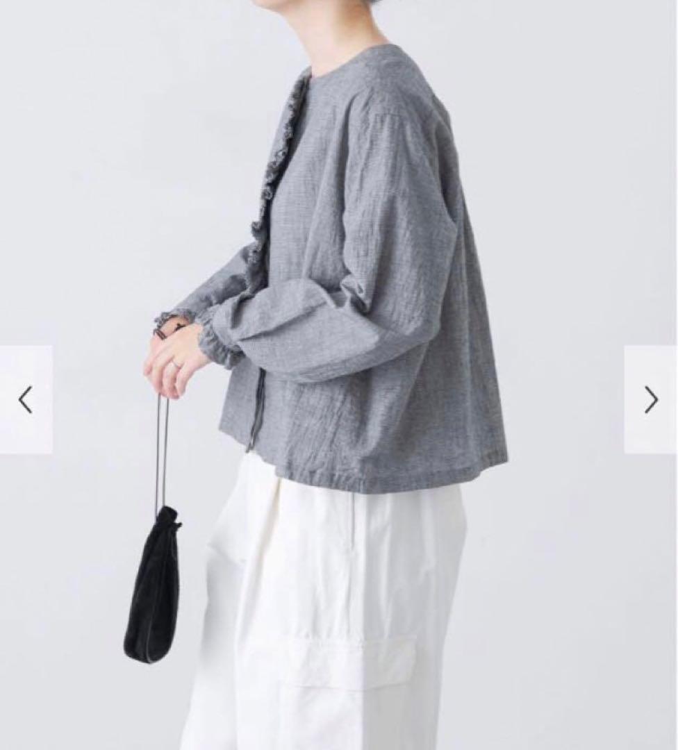 d*i様 新品タグ付き　アーバンリサーチ　かぐれ　ワッシャーフリルブラウス　チェ