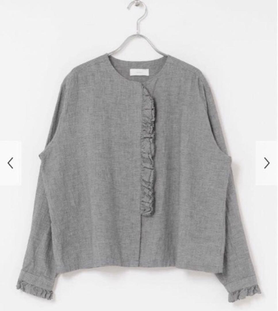 d*i様 新品タグ付き　アーバンリサーチ　かぐれ　ワッシャーフリルブラウス　チェ