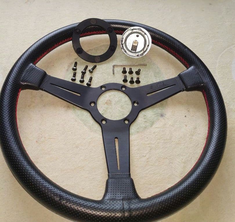 NARDIスポーツ36 Φブラック パンチングレザーレッドステッチ