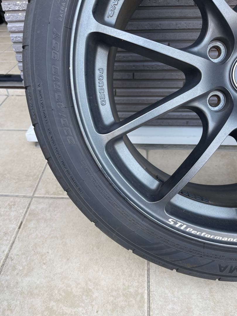 stiパフォーマンスホイール　18インチ　8J +53