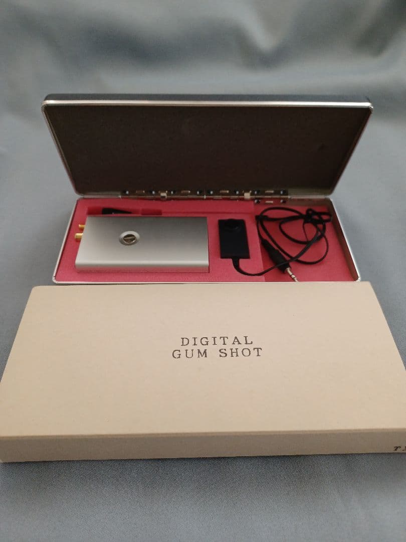 デジタル・ガム・ショット (小型カメラ)。