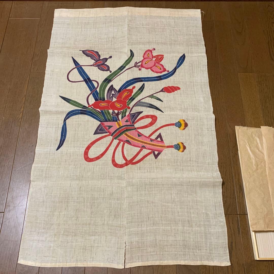 芭蕉布琉球紅型暖簾　手染め紅型染　沖縄　芭蕉紙　木箱入り　留美子 佐藤出品