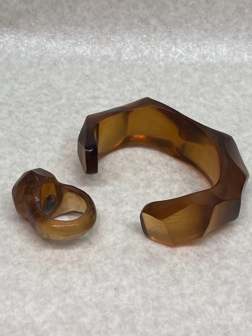 Z04）天然素材 コハク 琥珀 バングル リング セット
