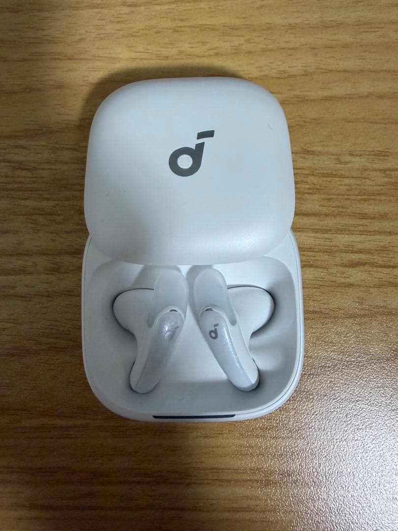 烏龍茶様美品Anker Soundcore Liberty Buds