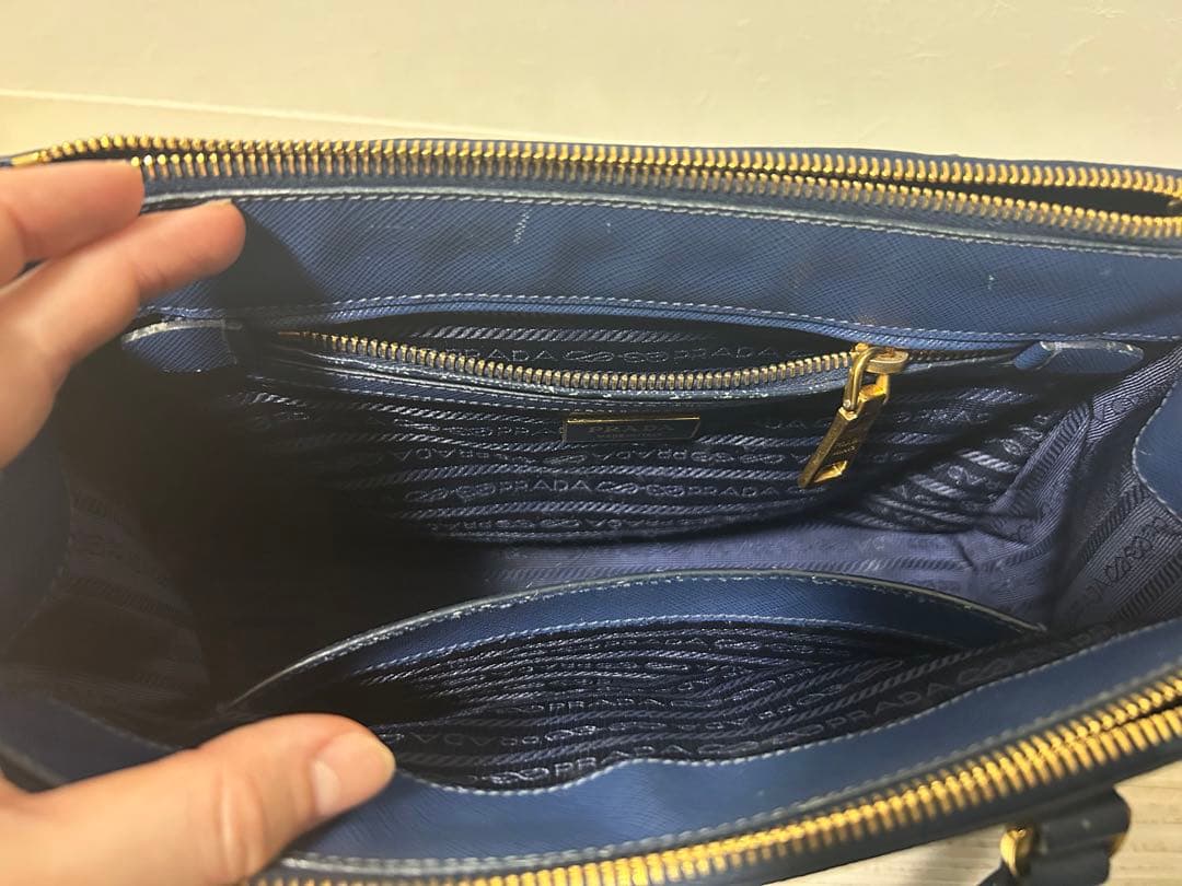PRADA サフィアーノラックス　ブルー