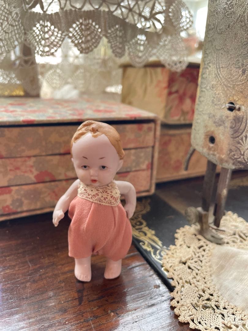 ヘルトヴィヒ　アンティークビスクドール