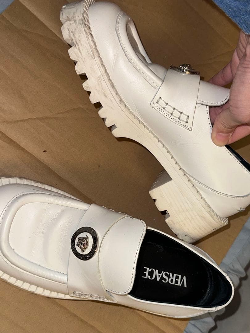 希少 versace ホワイト ローファー