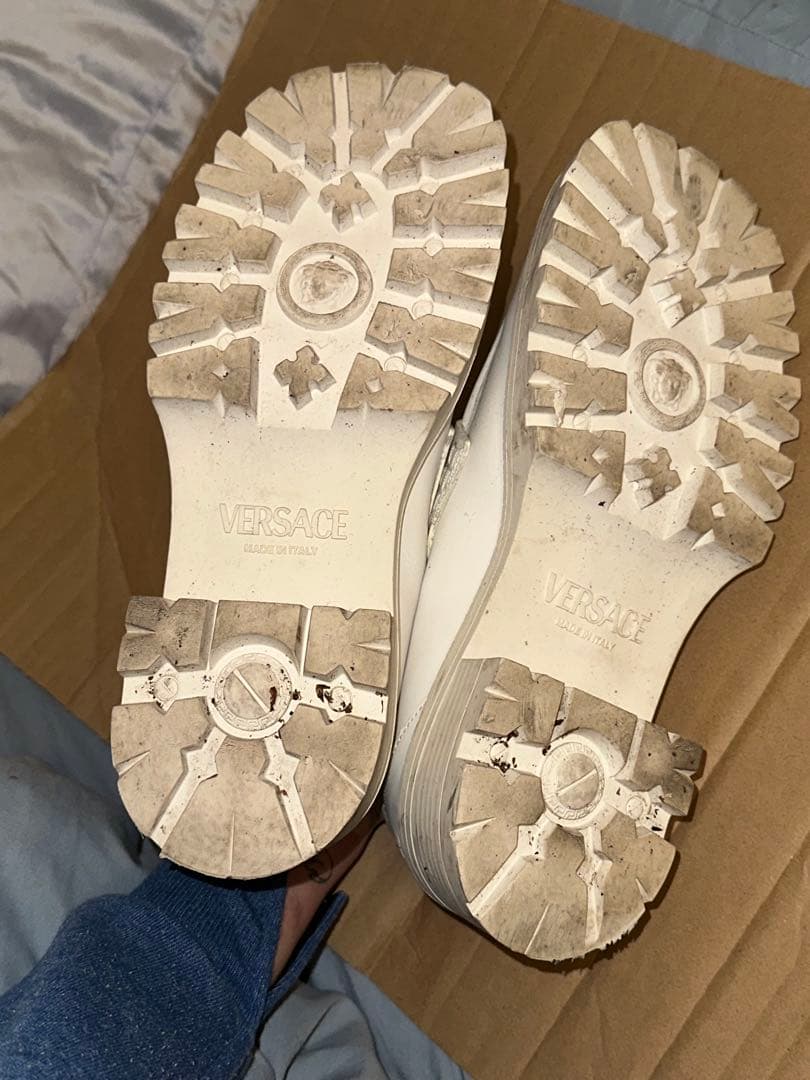 希少 versace ホワイト ローファー
