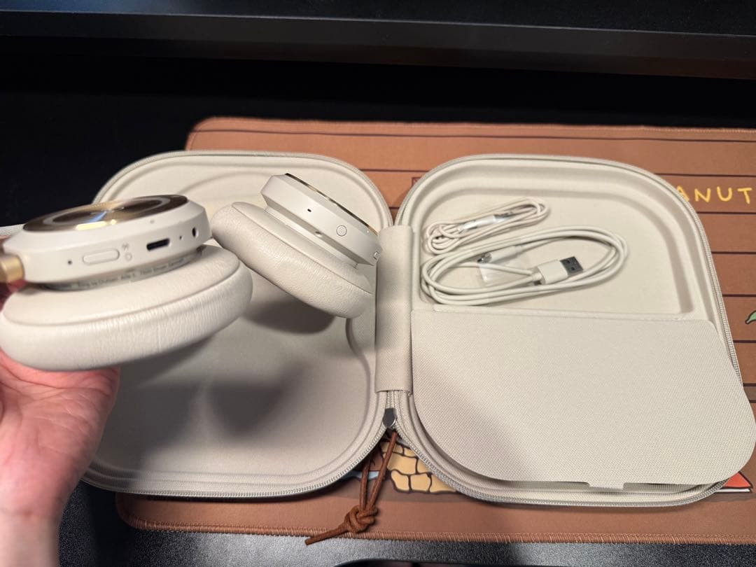 Bang & Olufsen Beoplay HX ゴールドトーン ヘッドホン