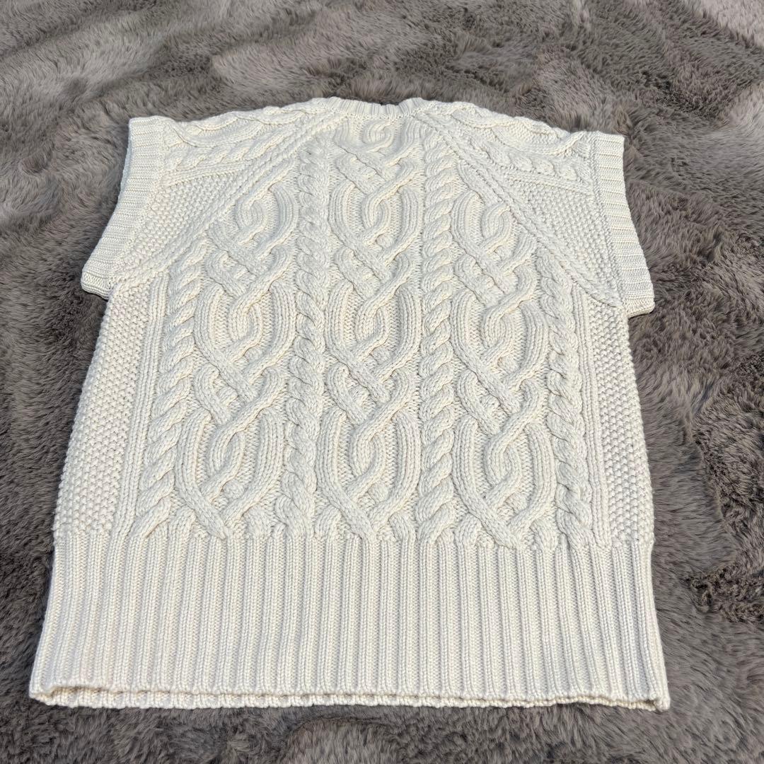 値下げしました。BLAMIN Kケーブルニットベスト 38 ホワイト