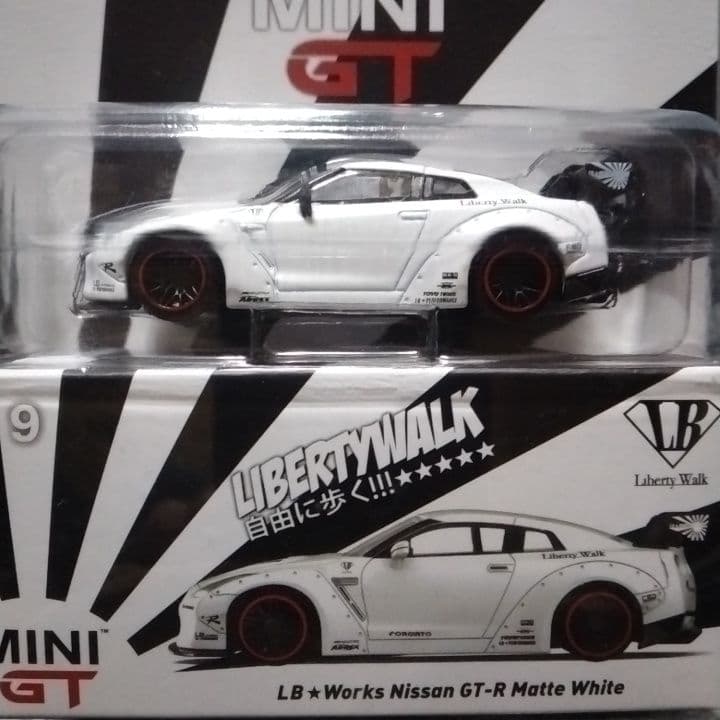 MINI GT LB★Works Nissan GT-R Matte White