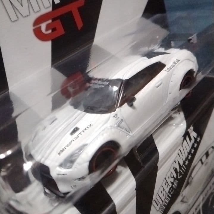 MINI GT LB★Works Nissan GT-R Matte White