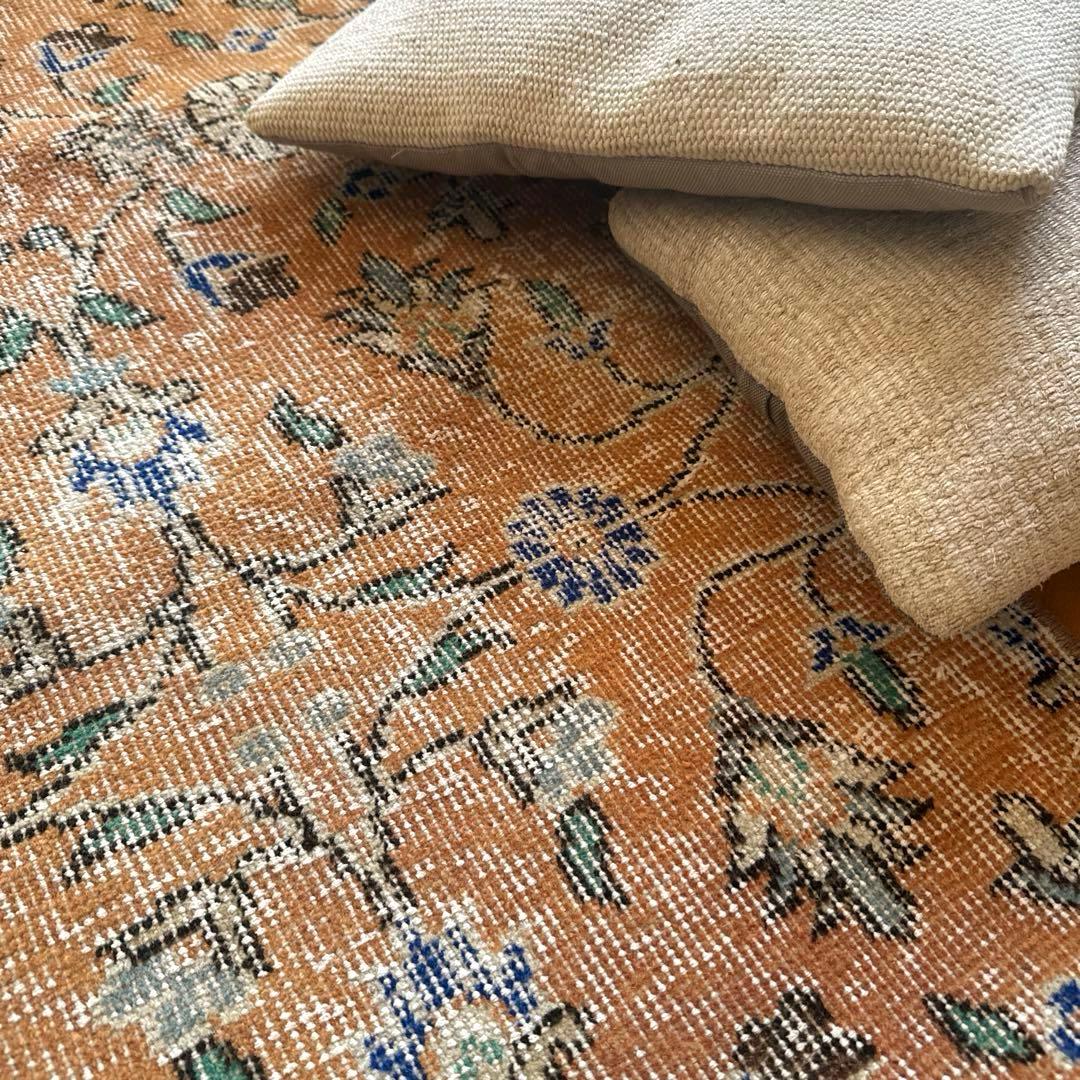 56×120ペールオレンジ　青い花　ボタニカル　トルコヴィンテージラグ