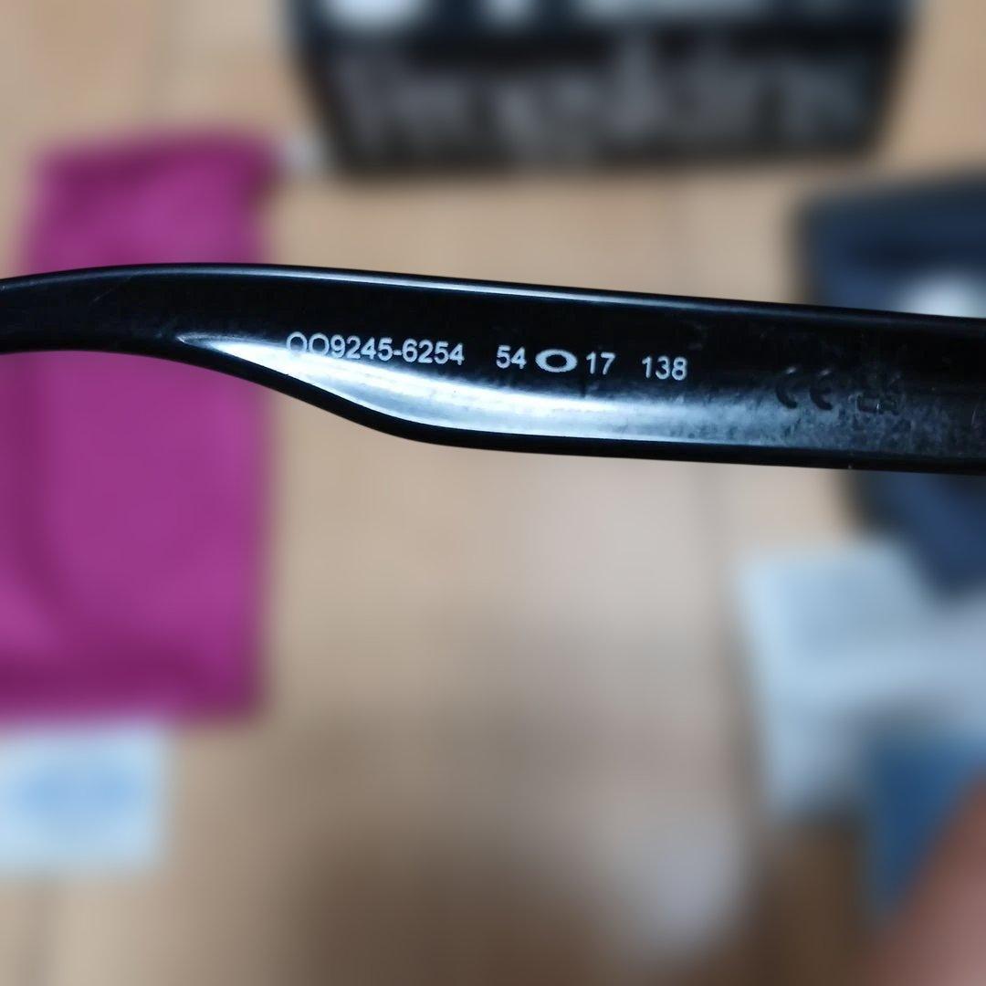 c*6様 Oakley Frogskins サングラス ブラック　替えレンズ付き