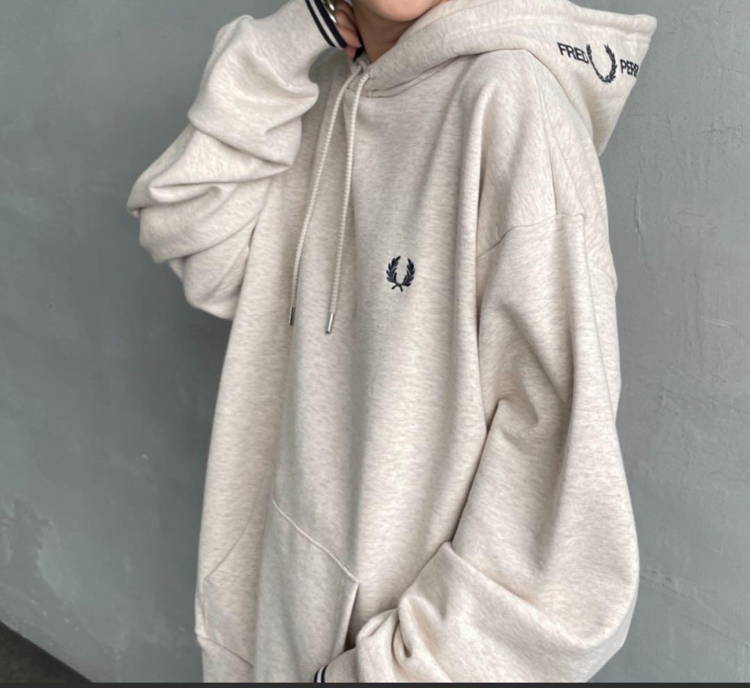 FRED PERRY 2025モデルパーカー【完売品 】