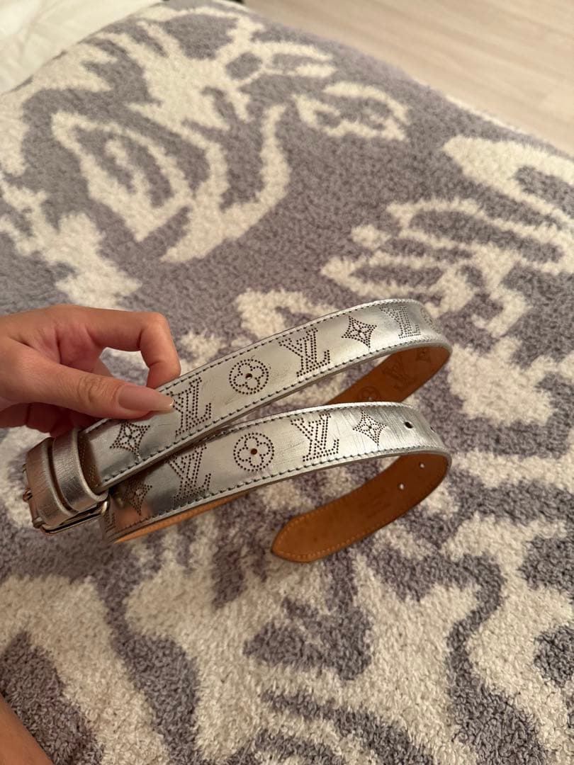 Louis Vuitton シルバーレザーベルト