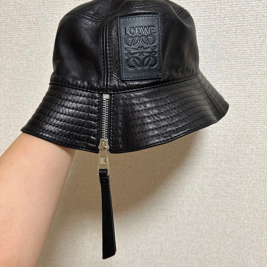 く*ん様 【匿名配送】LOEWE レザー バケットハット　S