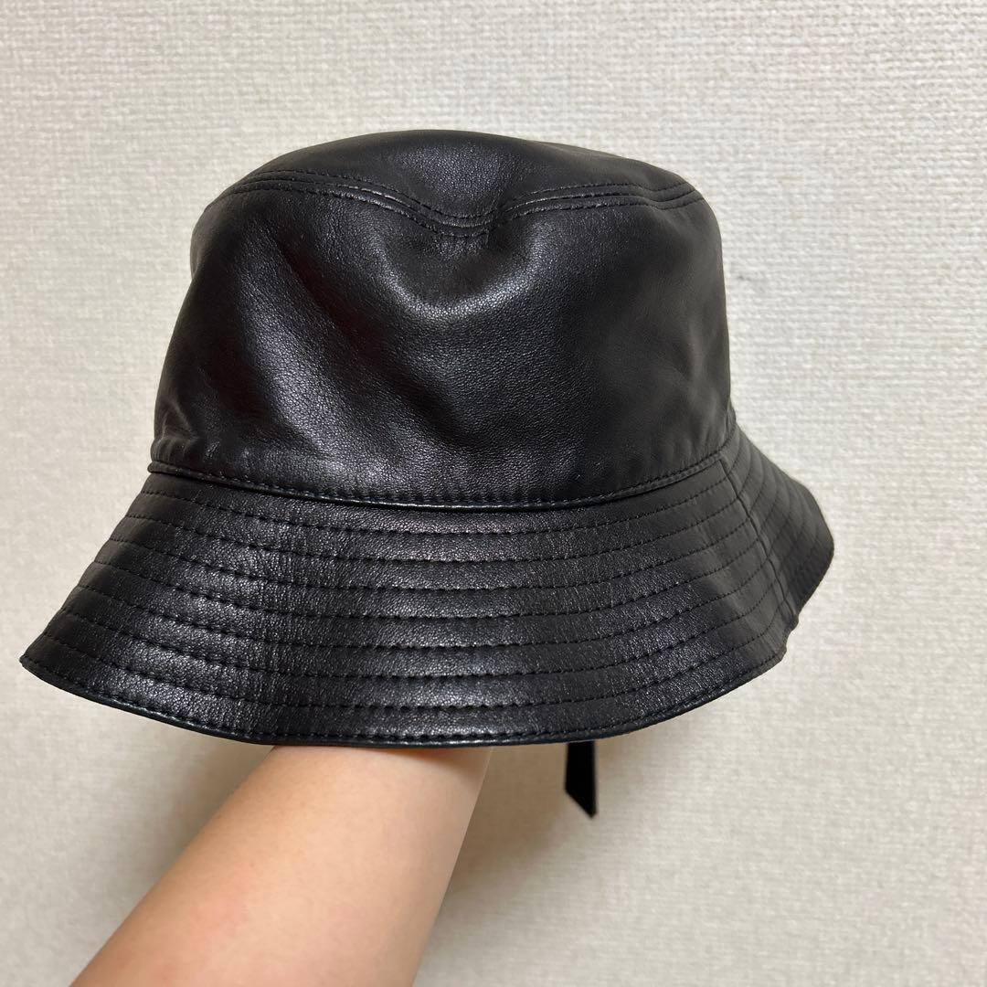 く*ん様 【匿名配送】LOEWE レザー バケットハット　S