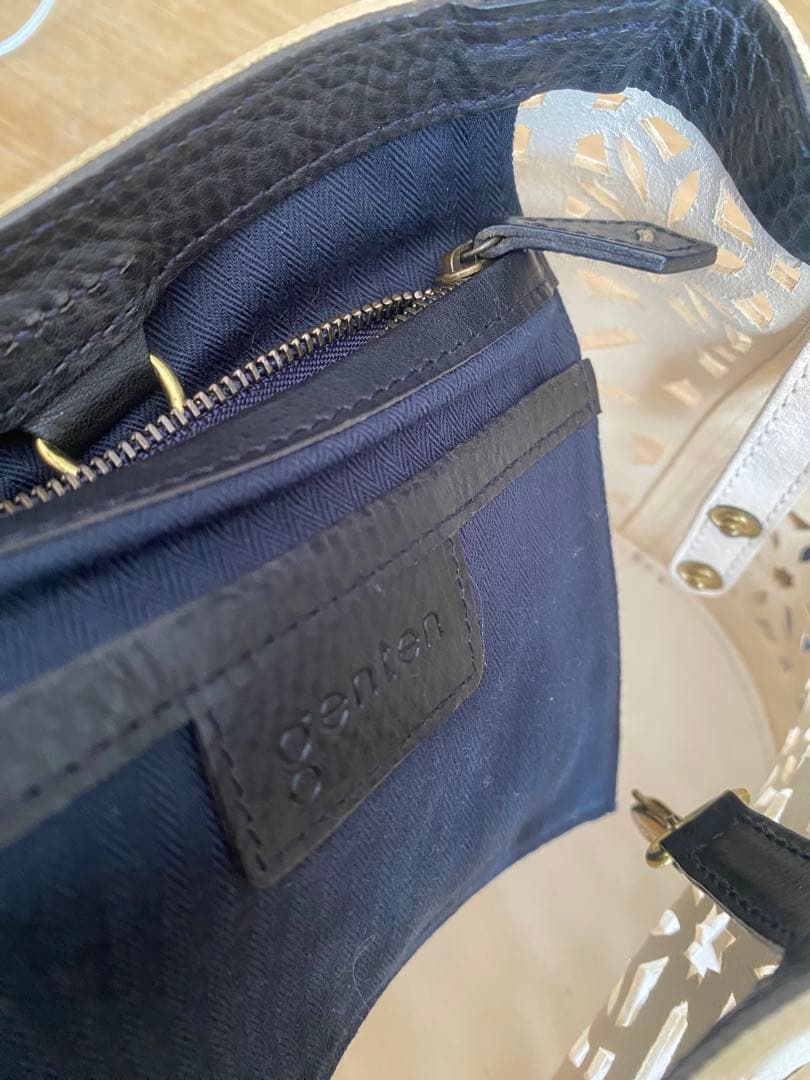 ゲンテン　ホワイト カットアウトデザイン レザーバッグ　最終価格です