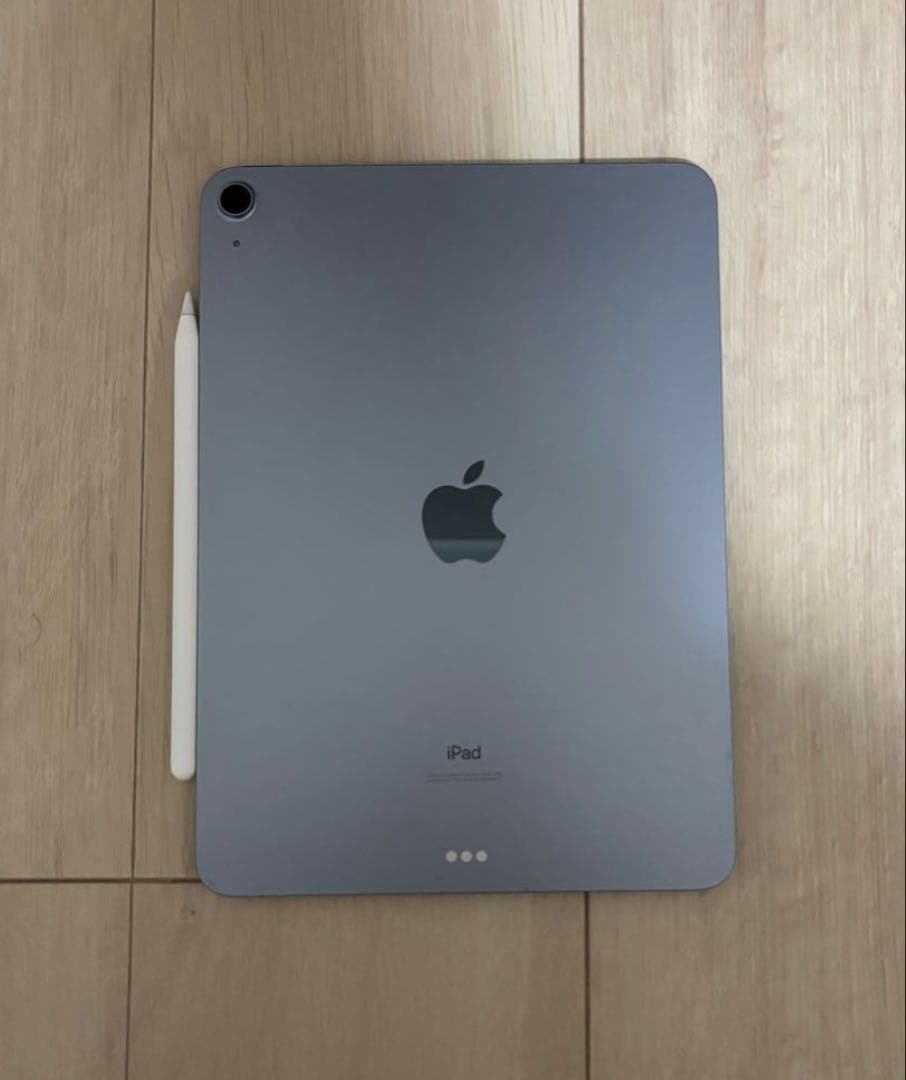 極美品 iPad Air 第4世代 64GB 本体のみ ケース付き スカイブルー