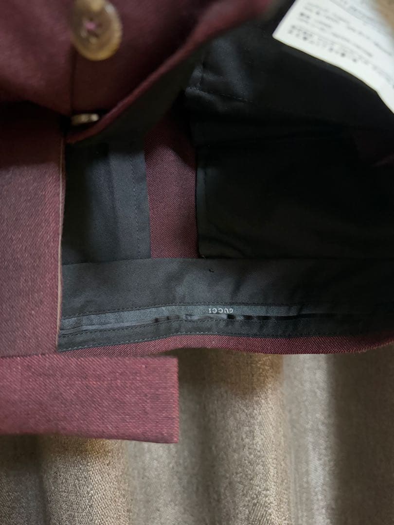 【GUCCI 】メンズ スーツ赤(上下) 美品
