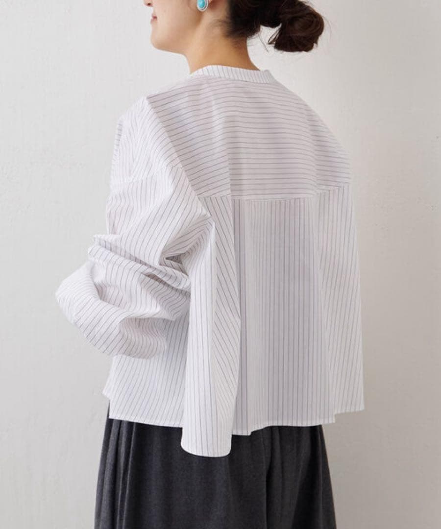 ビアズリー　フレアクロップドシャツ　ホワイト　ストライプ　白　BEARDSLEY