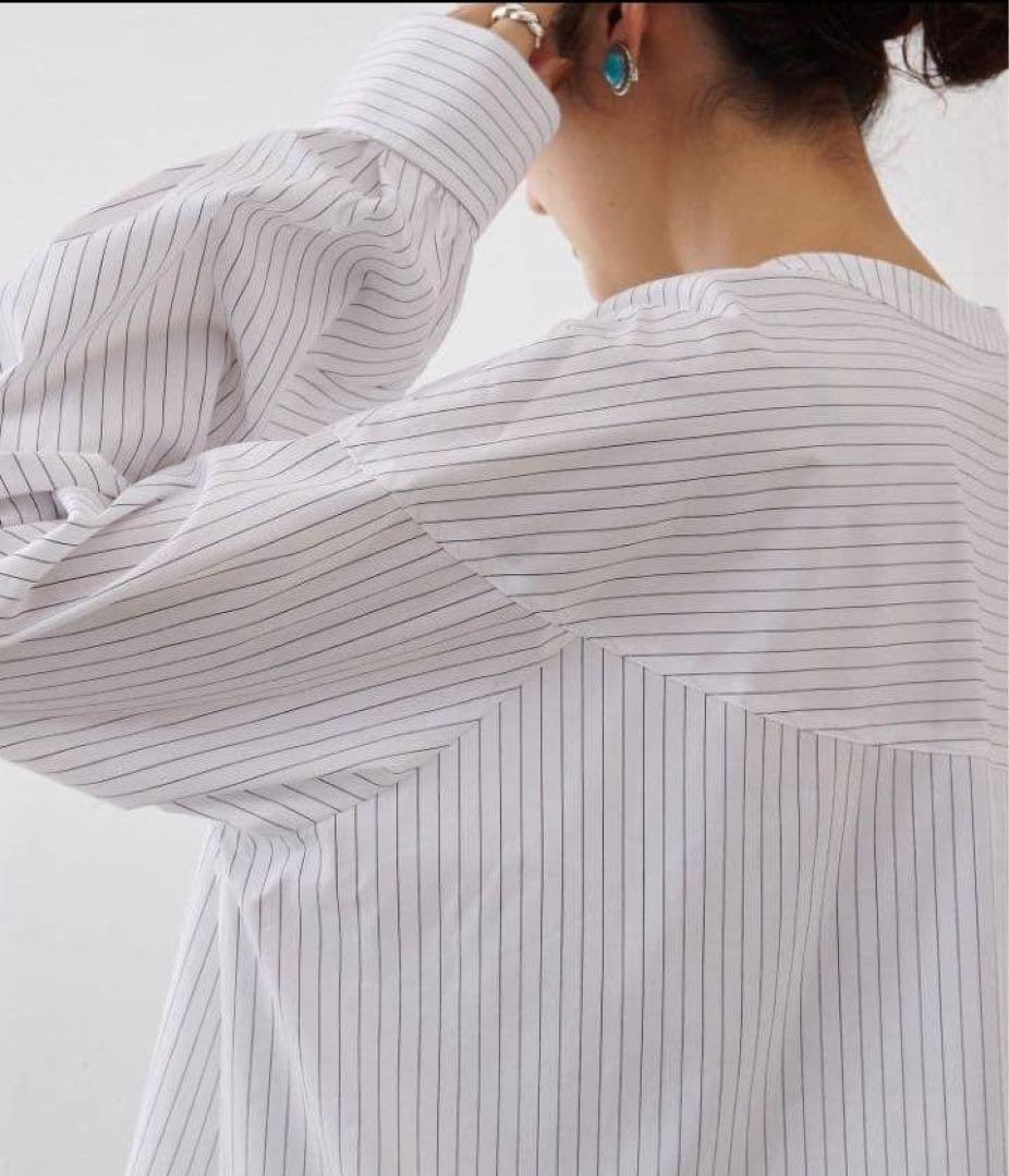 ビアズリー　フレアクロップドシャツ　ホワイト　ストライプ　白　BEARDSLEY