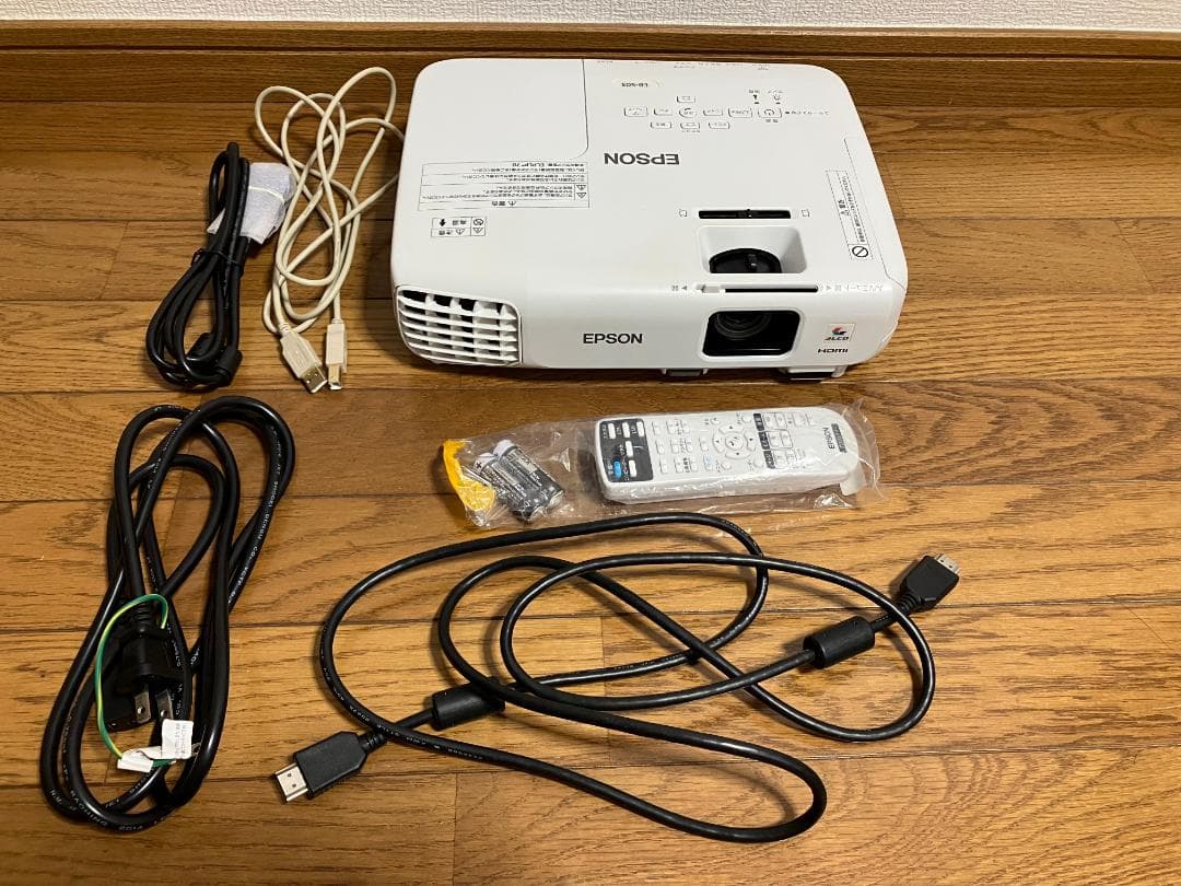 Epson EB-S03 プロジェクター 本体