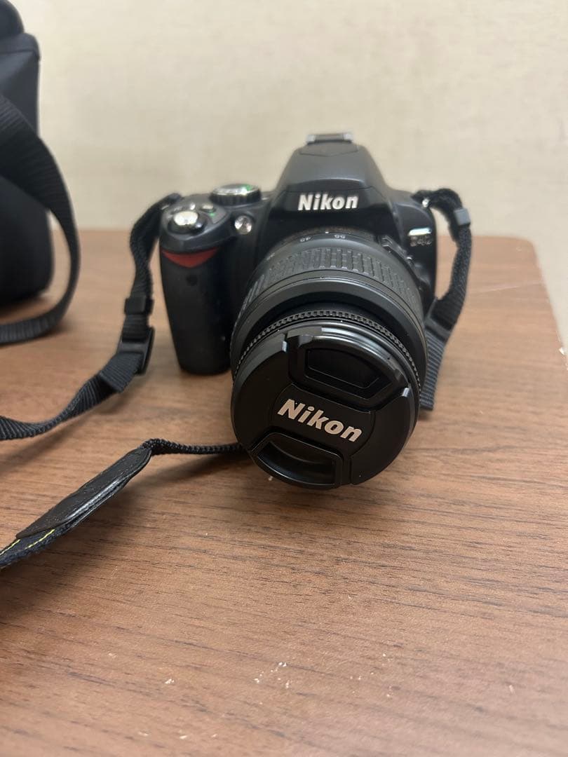 Nikon D40 デジタル一眼レフカメラ 本体とバッグ　フルセット
