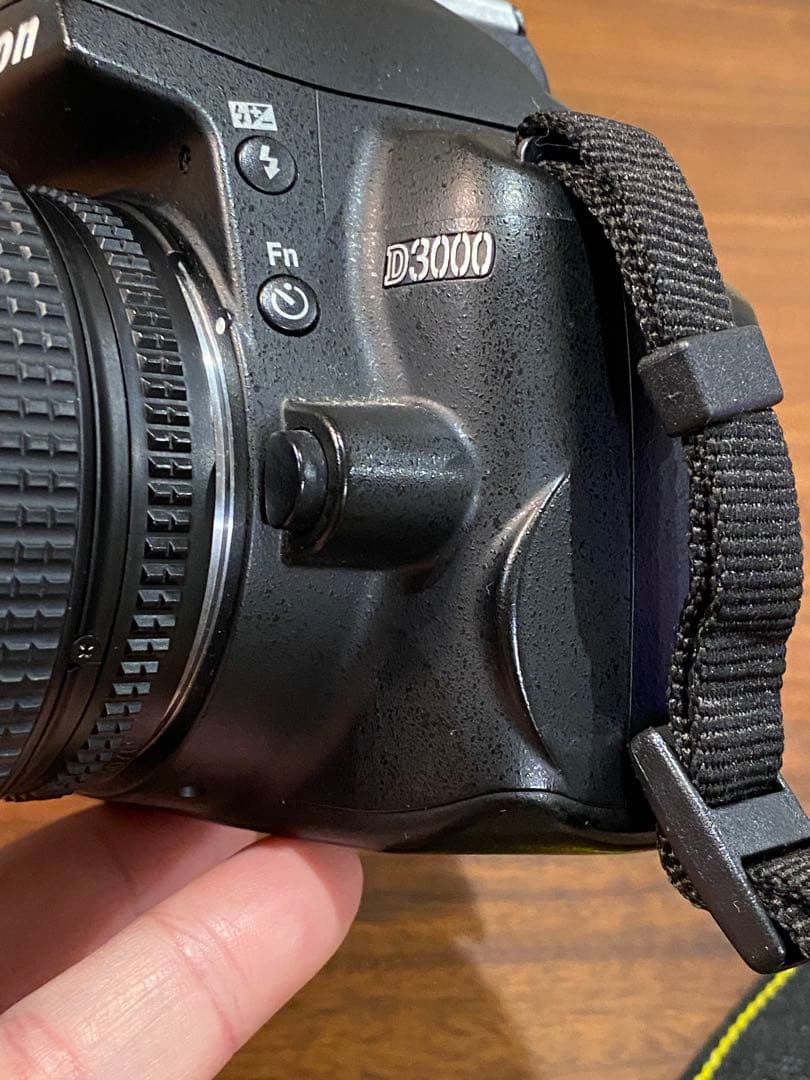 Nikon CCDD3000 デジタル一眼　ニッコール28-70 レンズ付動作品